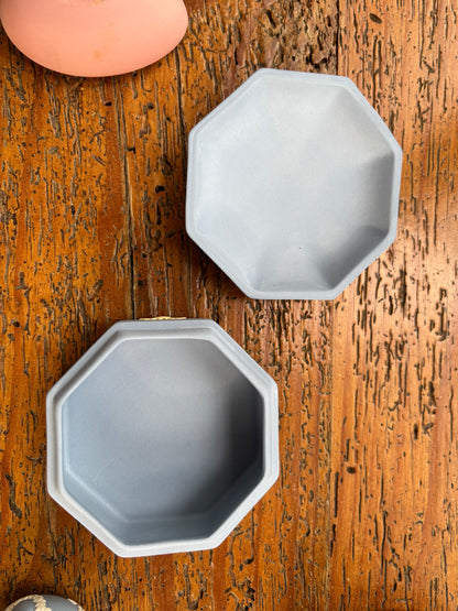 Wedgwood Flower trinket box!