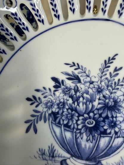 Lovely reticulated blue and white floral bowl and vase set!