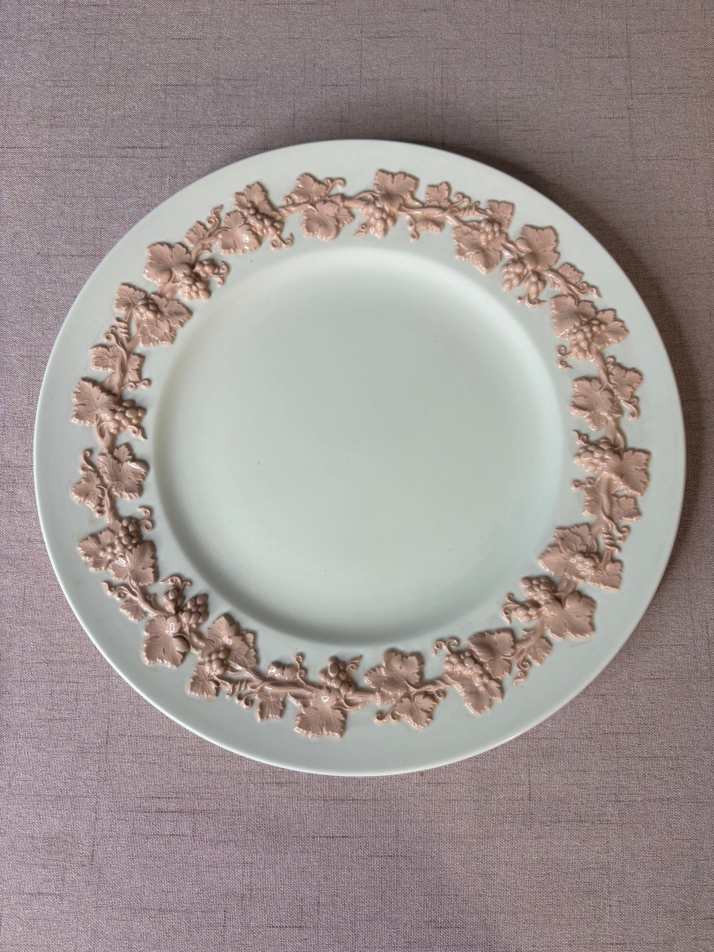 Lovely Wedgwood Queensware pink and white dinner plate!