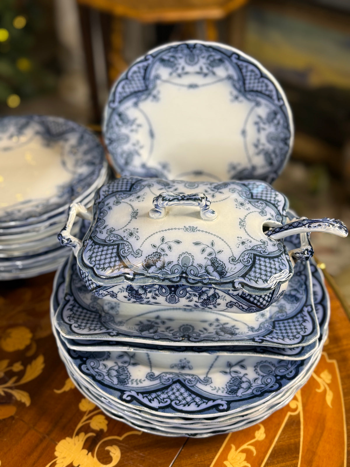 Antique Ford & Sons Flow Blue Dinner Service | 18 Plates, Tureens, Stands & Ladle | c.1900 | DA4517