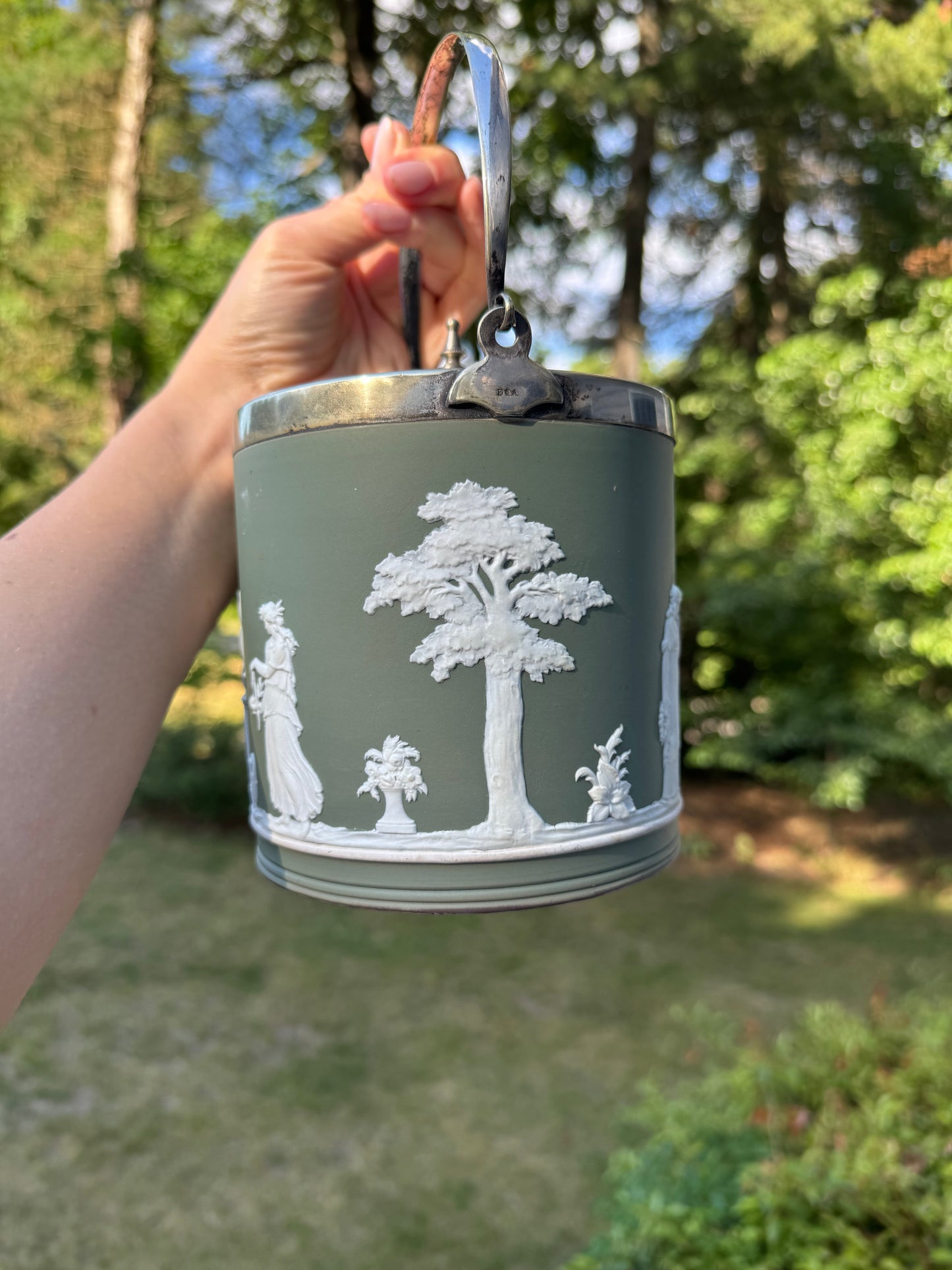 Live 06/15 antique Sage green Wedgwood lidded jar