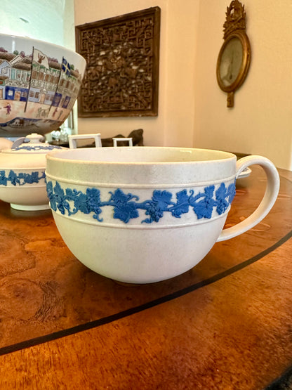 Antique Wedgwood Smear-Glazed Stoneware Teacup with Lavender Sprigged Grapes