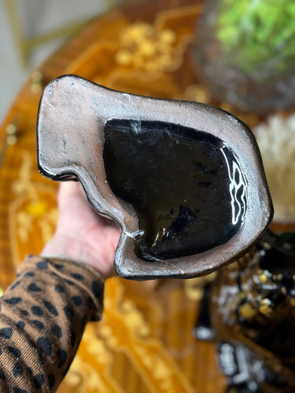 Antique 10” Tall English Black Staffordshire Mantle Dogs (c. 1890–1910) – Pair with Gilt Chain