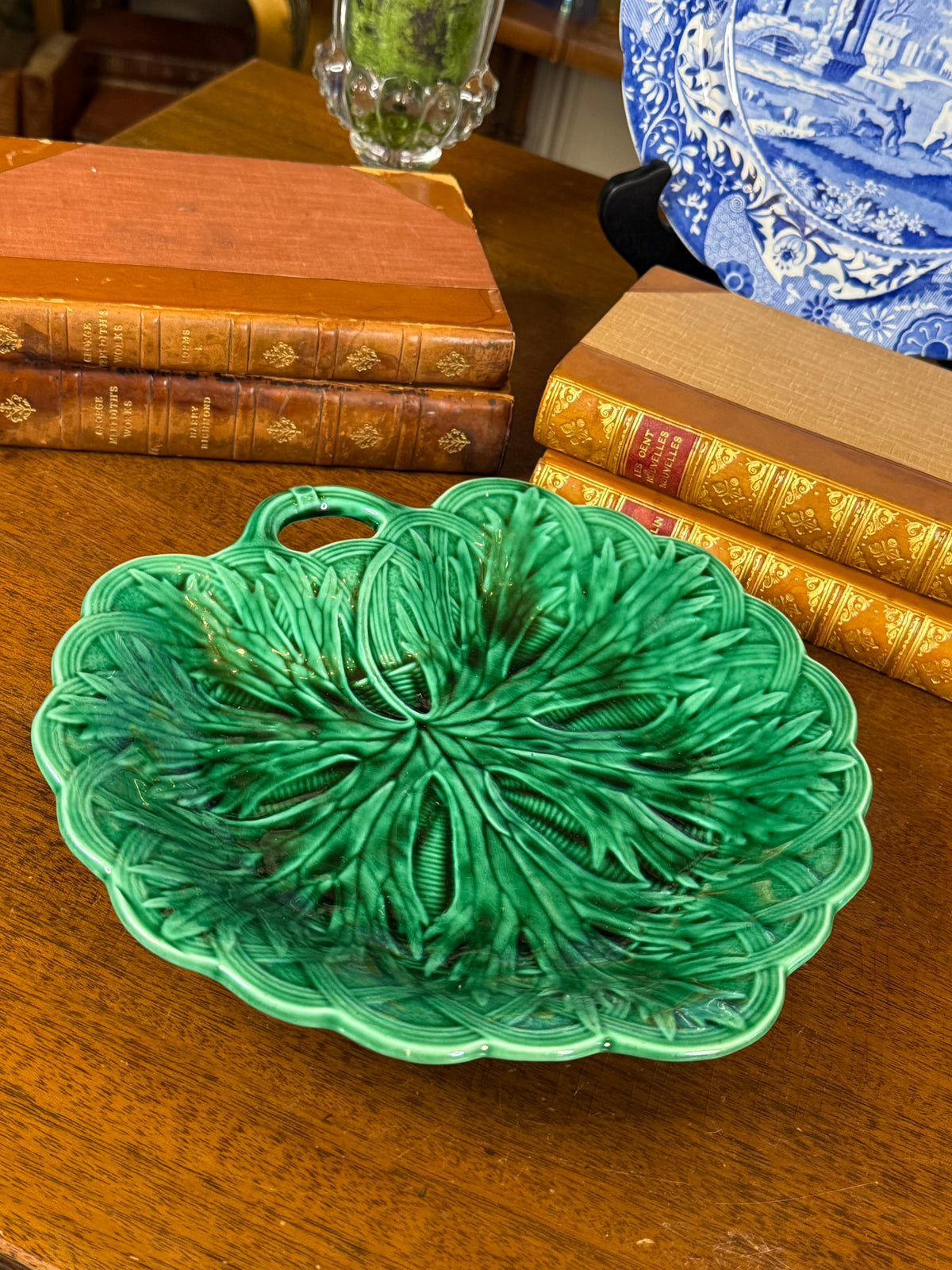 Antique Wedgwood Green Majolica Leaf Dish, Molded Botanical Design, English, c.1870–1890, 9” x 9.5” | #DA4586
