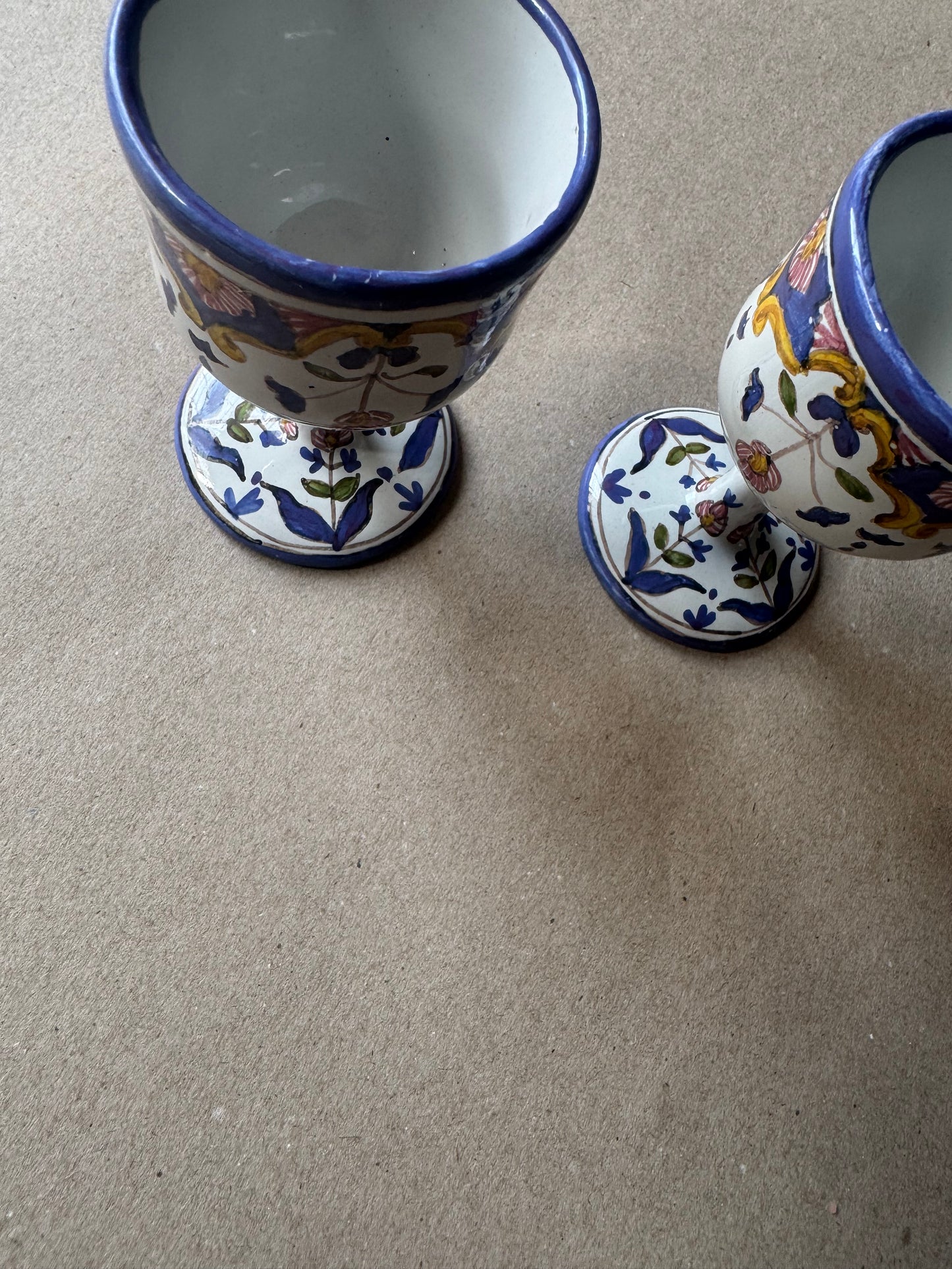 Pair of Vintage Hand-Painted Portuguese Pottery Goblets – F.F. Marquês, Alcobaça