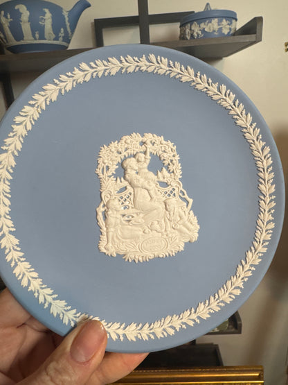 Wedgwood mother 2000 plate