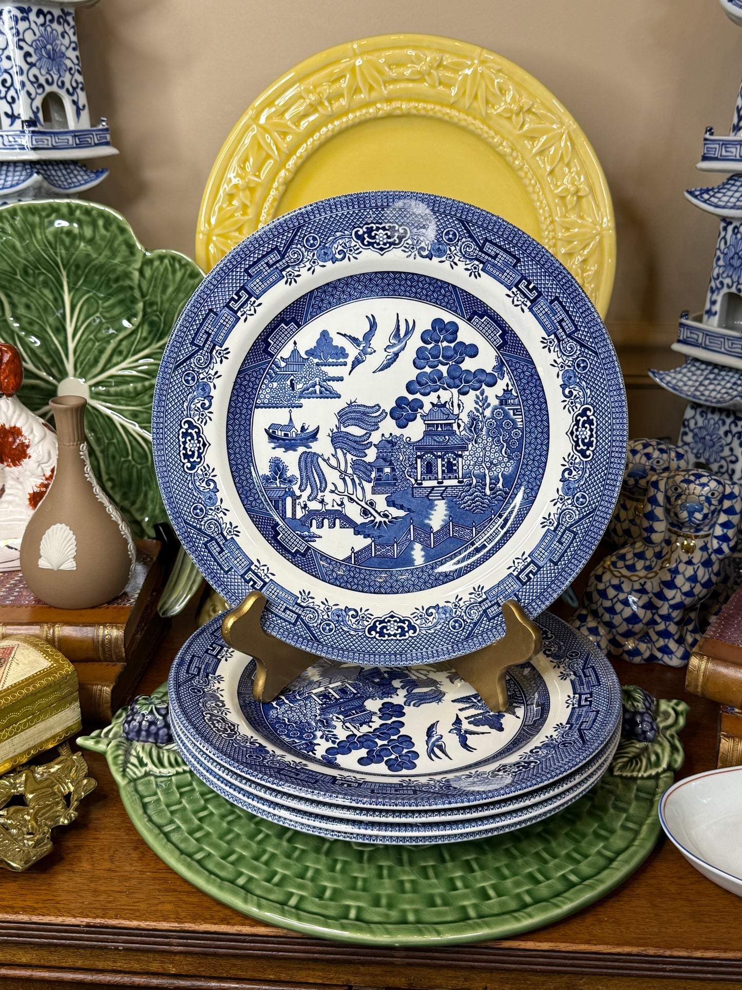 VINTAGE CHURCHILL BLUE WILLOW (5) DINNER PLATES