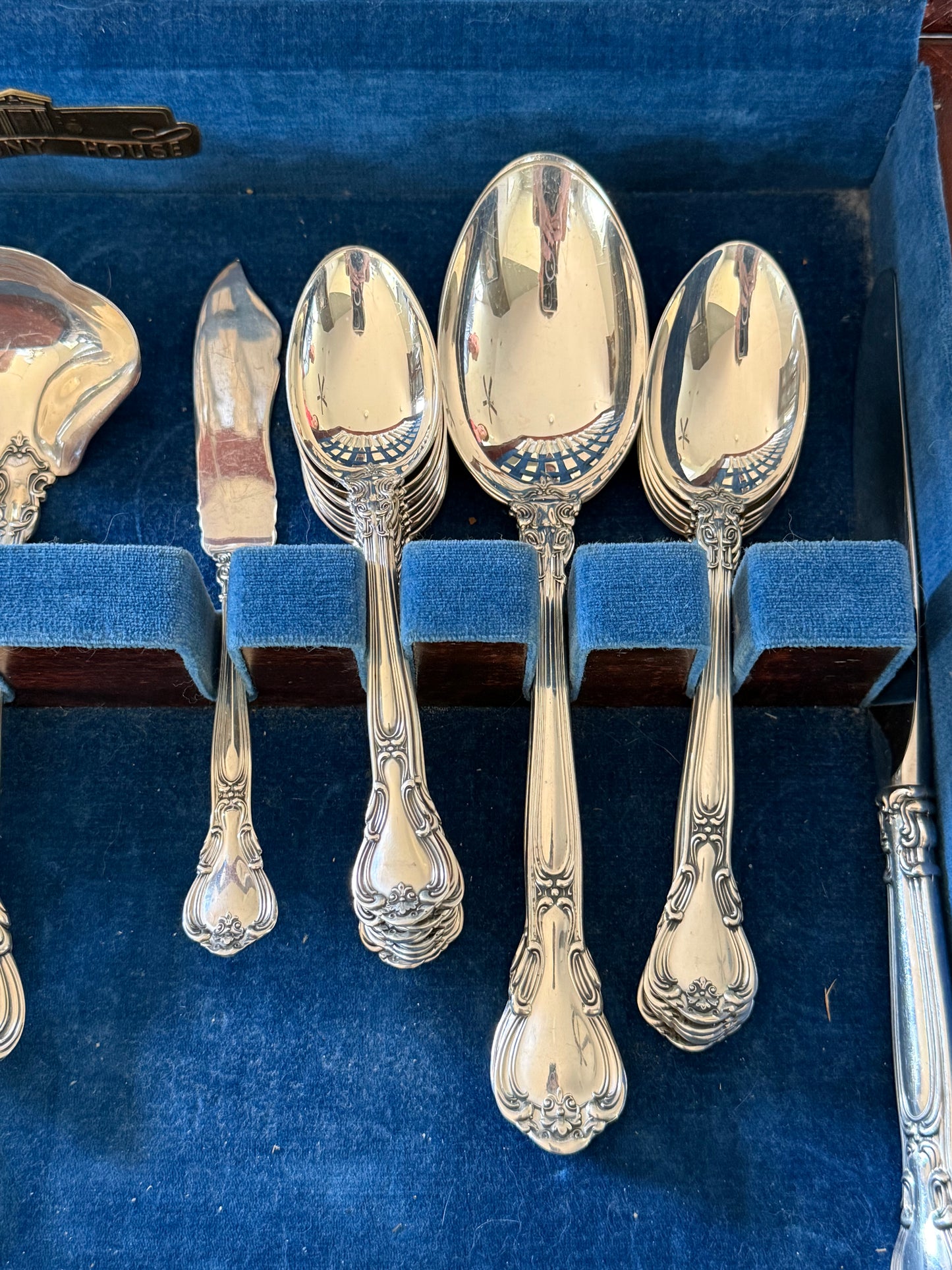 Gorham Unmonogrammed Chantilly Sterling Silver 75-Piece Flatware Set W/ Storage Box