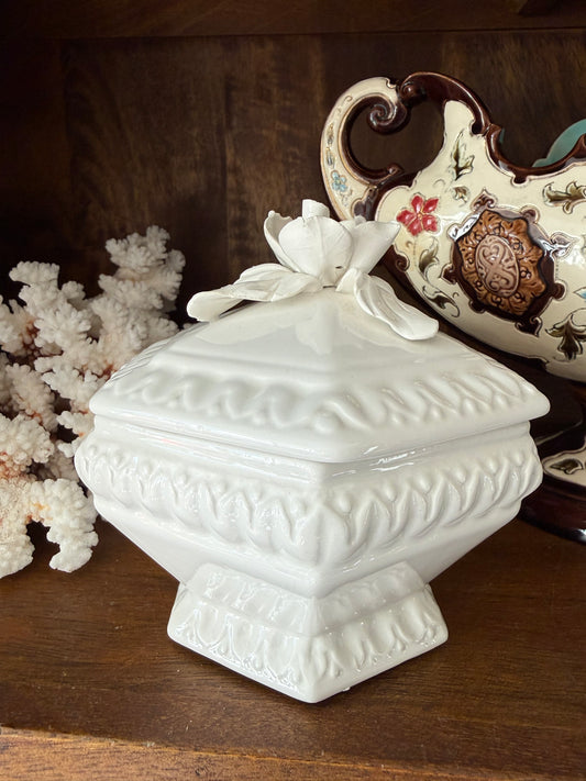Vintage Mottahedeh 5” Italian Porcelain Lidded Box with Floral Top