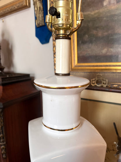 Sophisticated Mid Century Hand Painted Chinoiserie Porcelain Lamp Ornate Brass Base