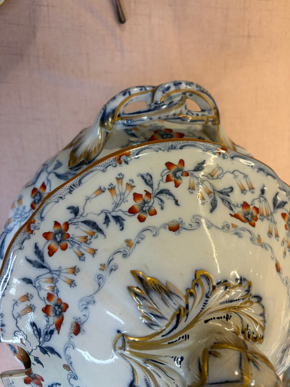 Stunning antique Minton Fuchsia lidded large tureen!