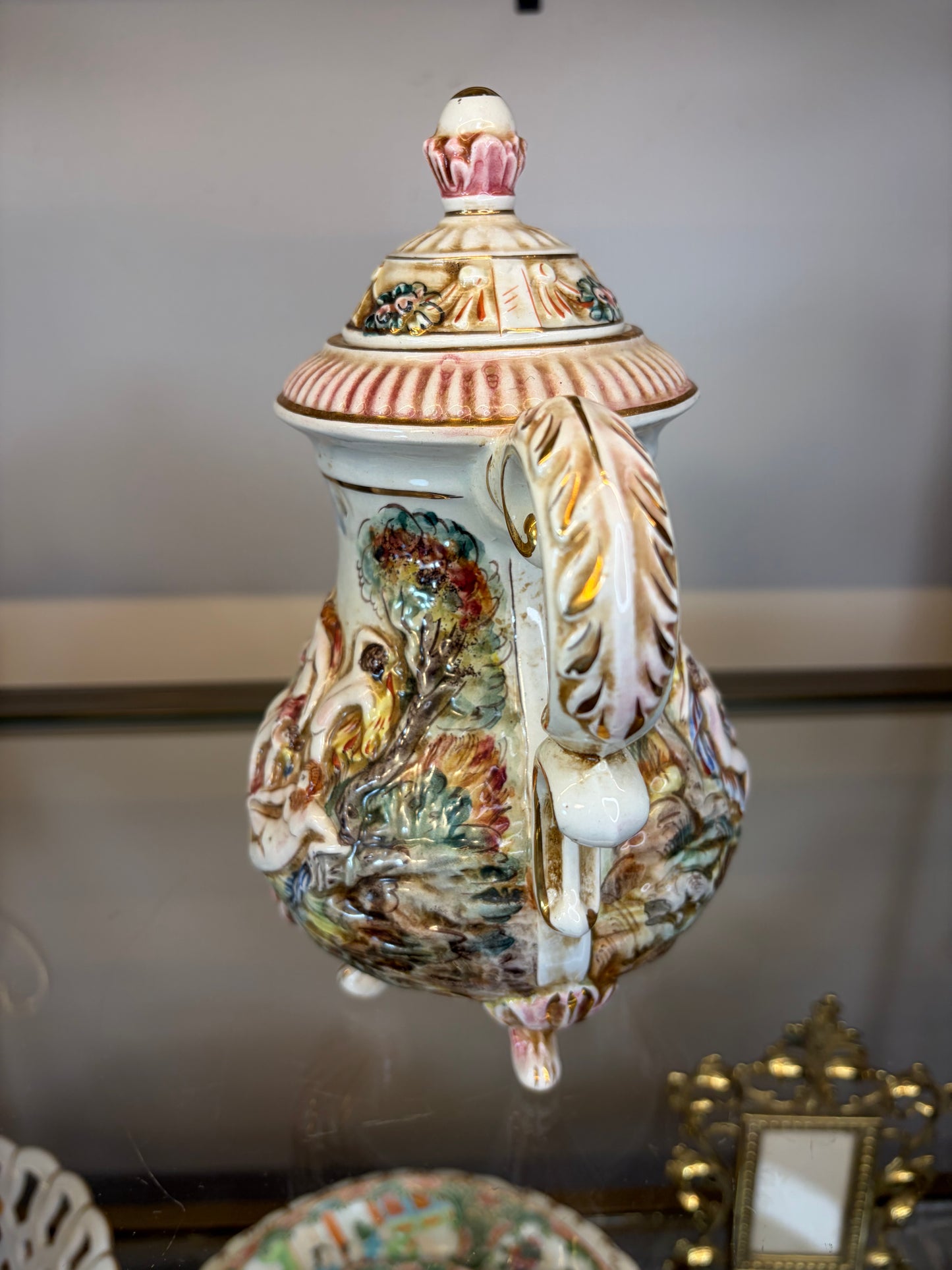 Lovely Capodimonte Italian tea pot!
