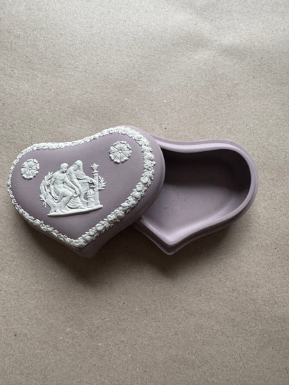 Lilac Wedgewood hear shape trinket box