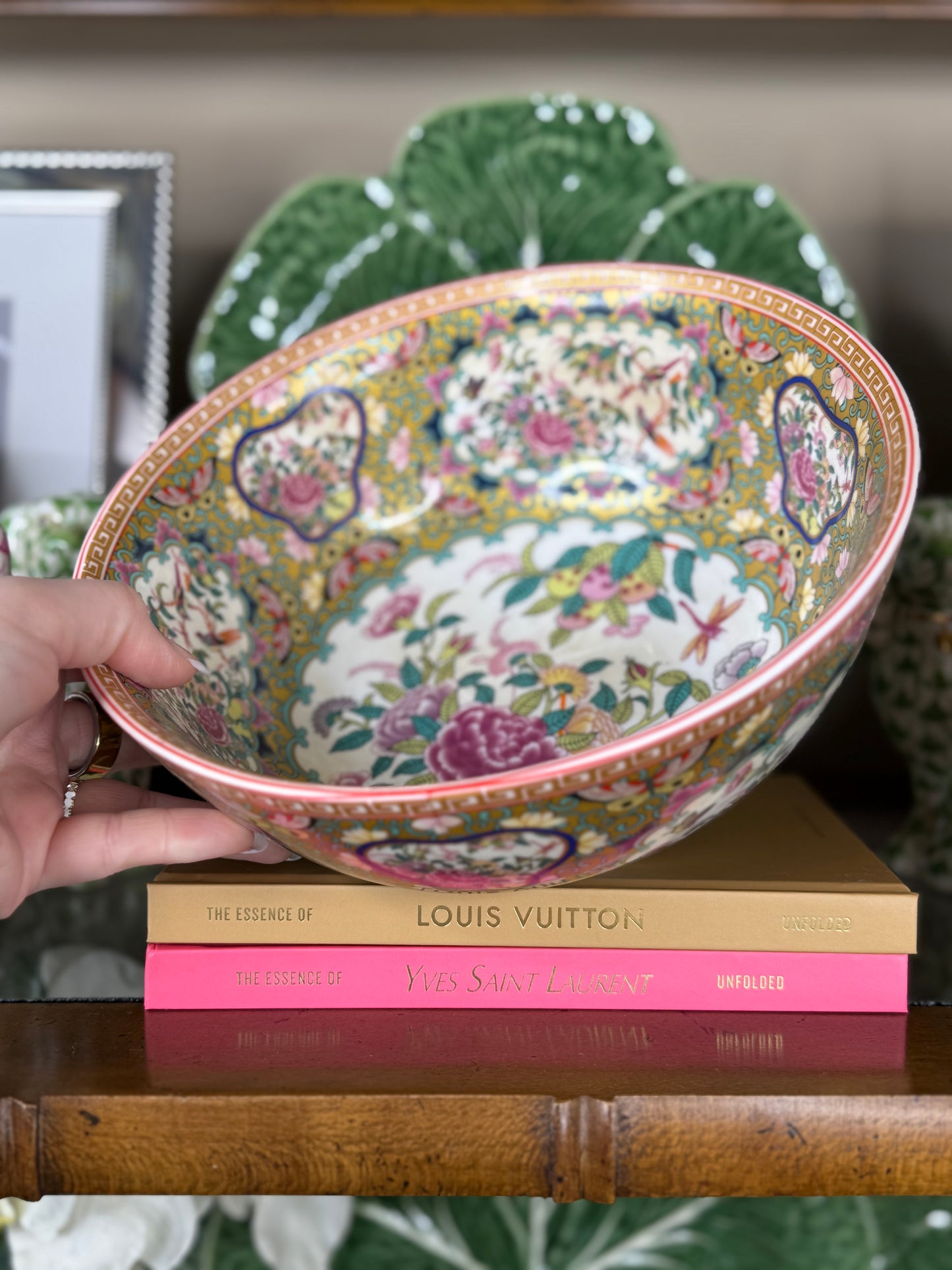 Danny's Fine Porcelain: Rose Medallion Canton Porcelain Bowl – 9” #41425