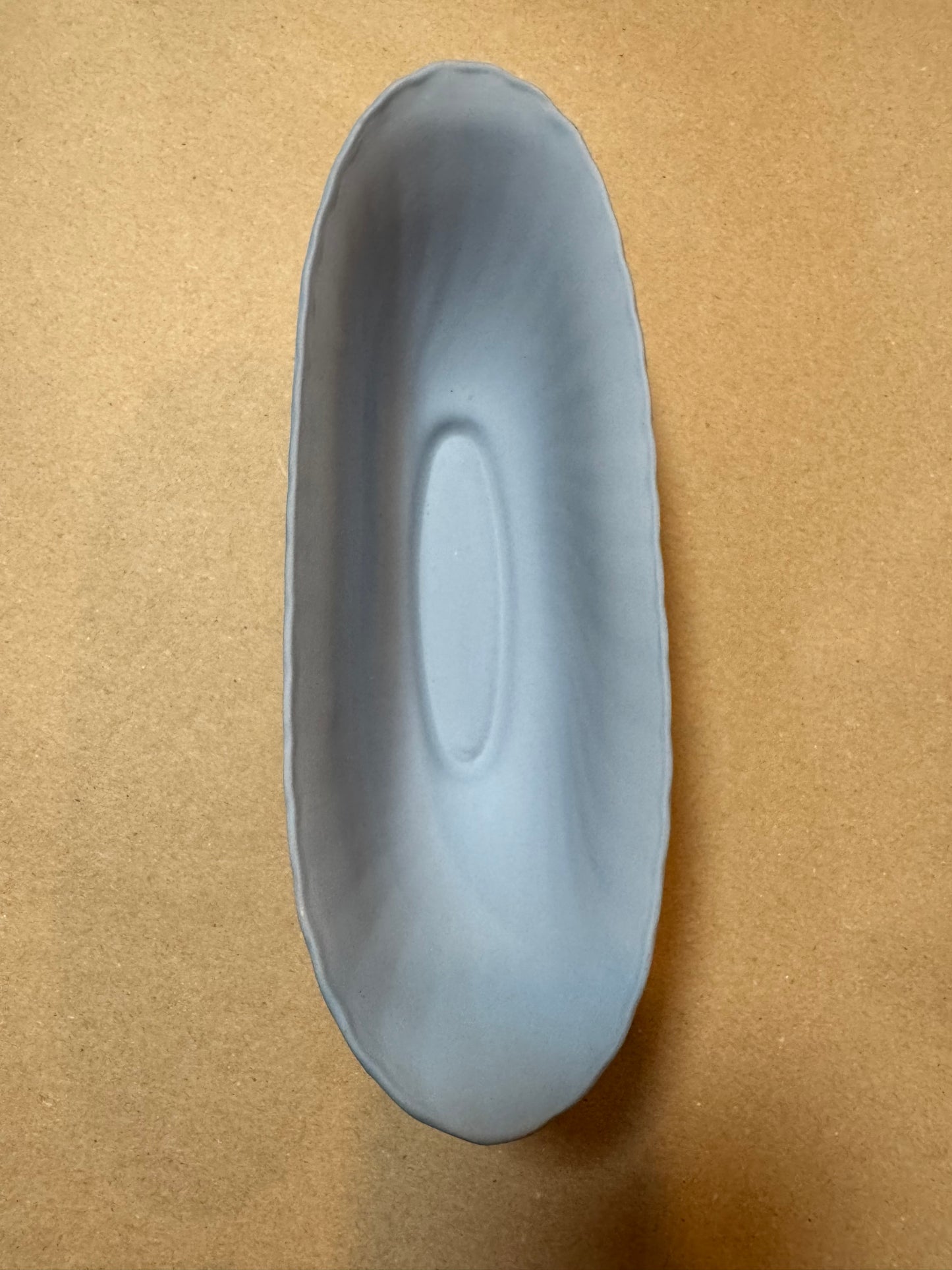 RESERVED - shopthepinkbow - Live 06/15 blue beautiful spiral flute center piece Wedgwood