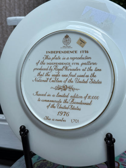 Royal Worcester “Independence 1776” Limited Edition Plate – 1976 Bicentennial Eagle Design, 10.5”