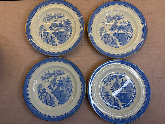 Stunning antique Royal Worcester Blue Willow dinner plates with gold rim set of 4!