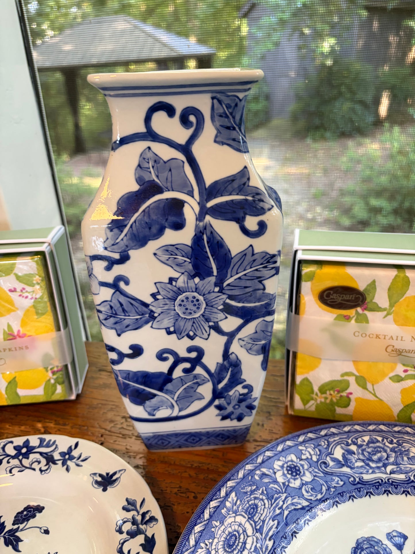 Lovely chinoiserie blue and white floral vase!