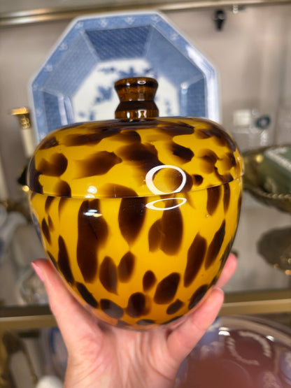 Beautiful lidded tortoise style round glass!
