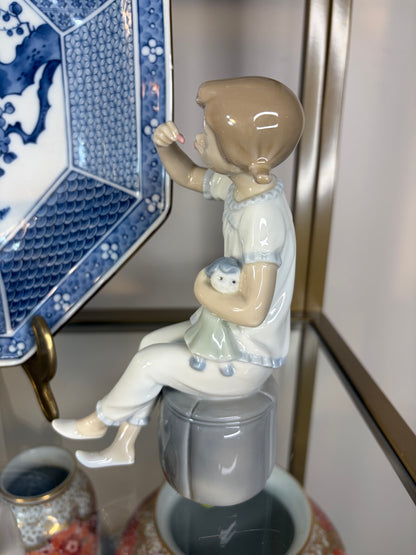 Lladro Girl with Doll figurine!