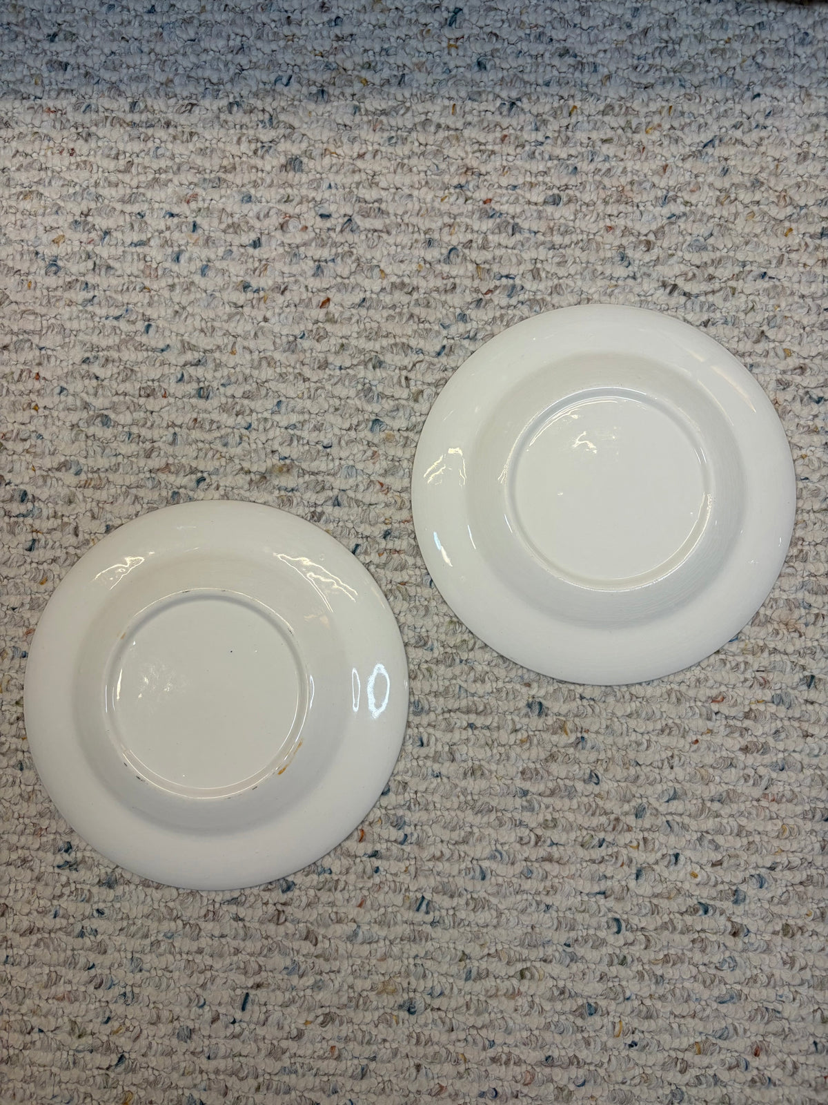 Beautiful green and white transferware plates with bird and floral details pair!
