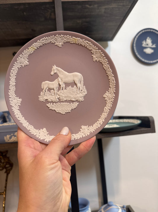 Wedgwood lilac Mother plate 1981