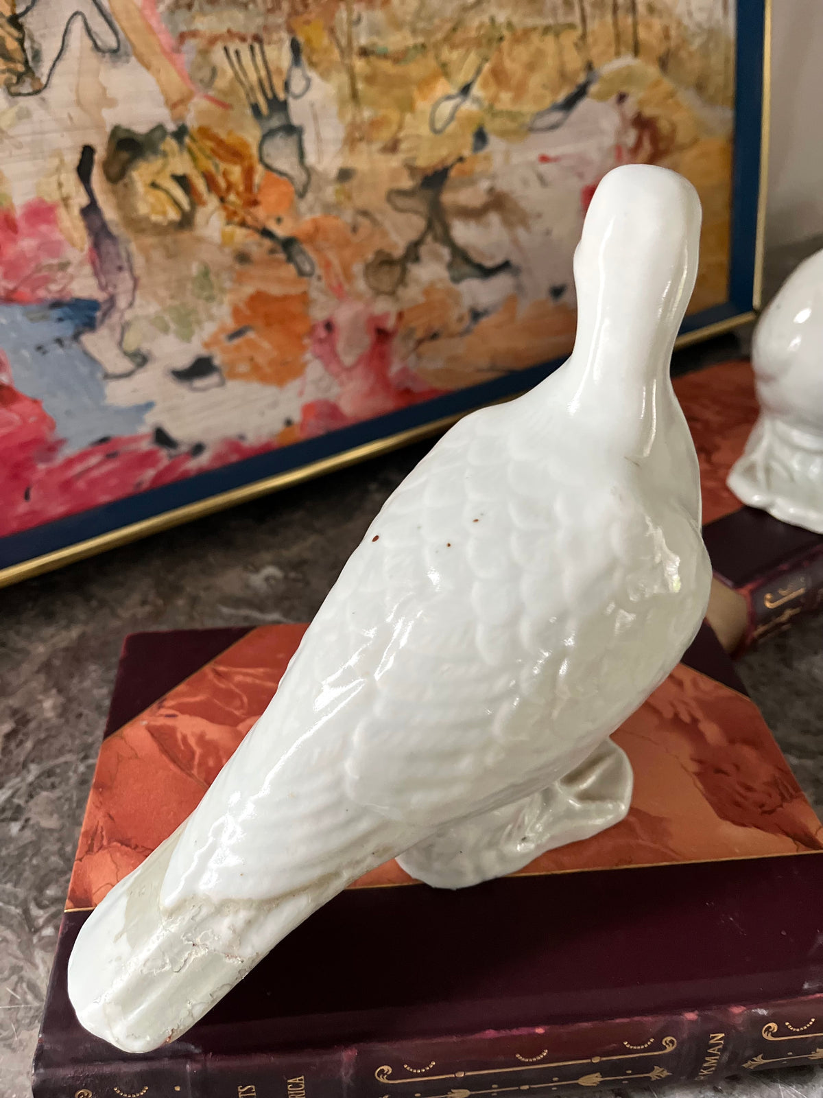 Live 09/29 Historic Estate Pair of Chinese Export White Glazed Porcelain Doves on Rockwork, Late Qing to Republic Period