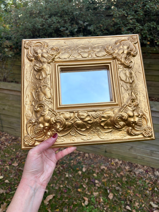 Vintage Bombay Co. Gold mirror! Able to be hung vertical or horizontal!