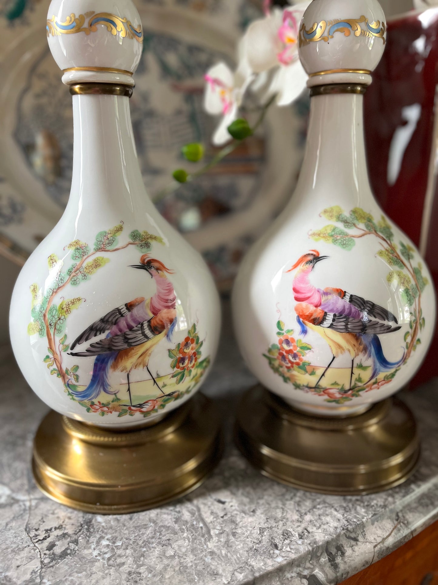 Stunning Pair of Adjustable Height Hand-Painted Porcelain Vase Lamps, Chelsea Bird Inspired - Early 20th Century