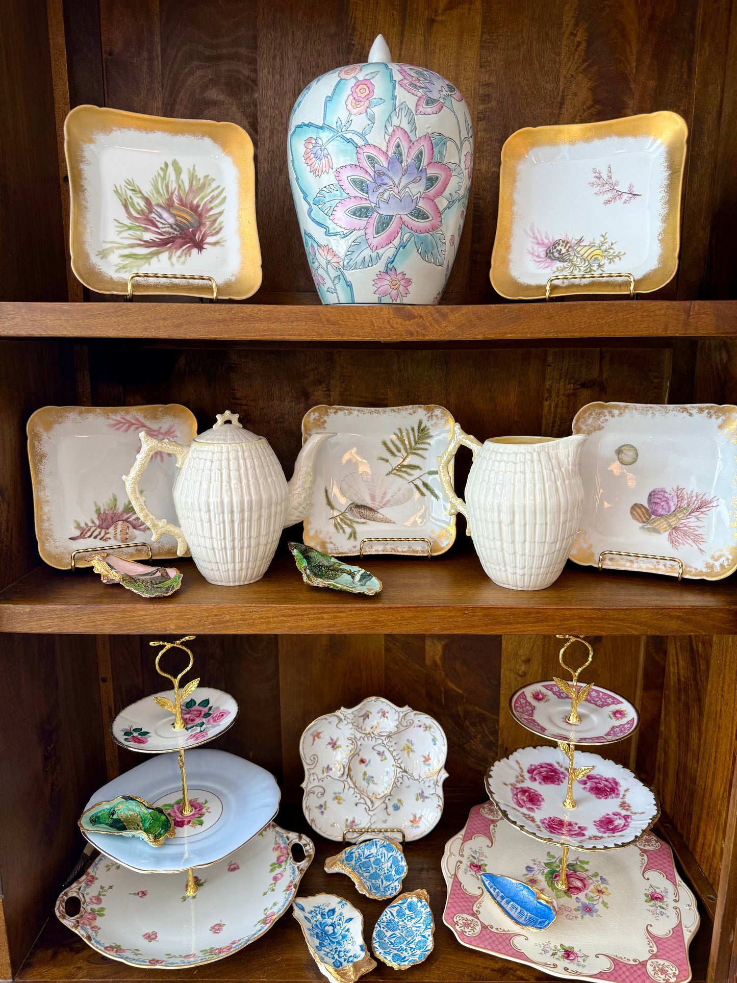 Vintage Chinoiserie Floral Lidded Melon Jar Vase