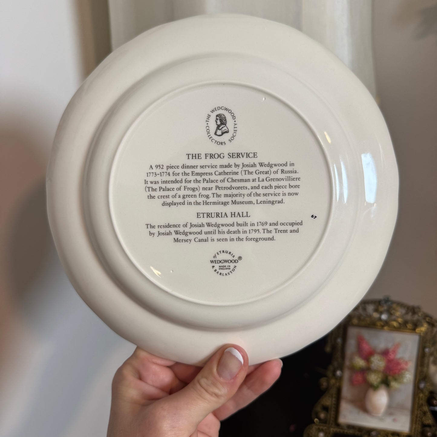 Live 09/01  Wedgwood’s “Frog Service – Etruria Hall” plate