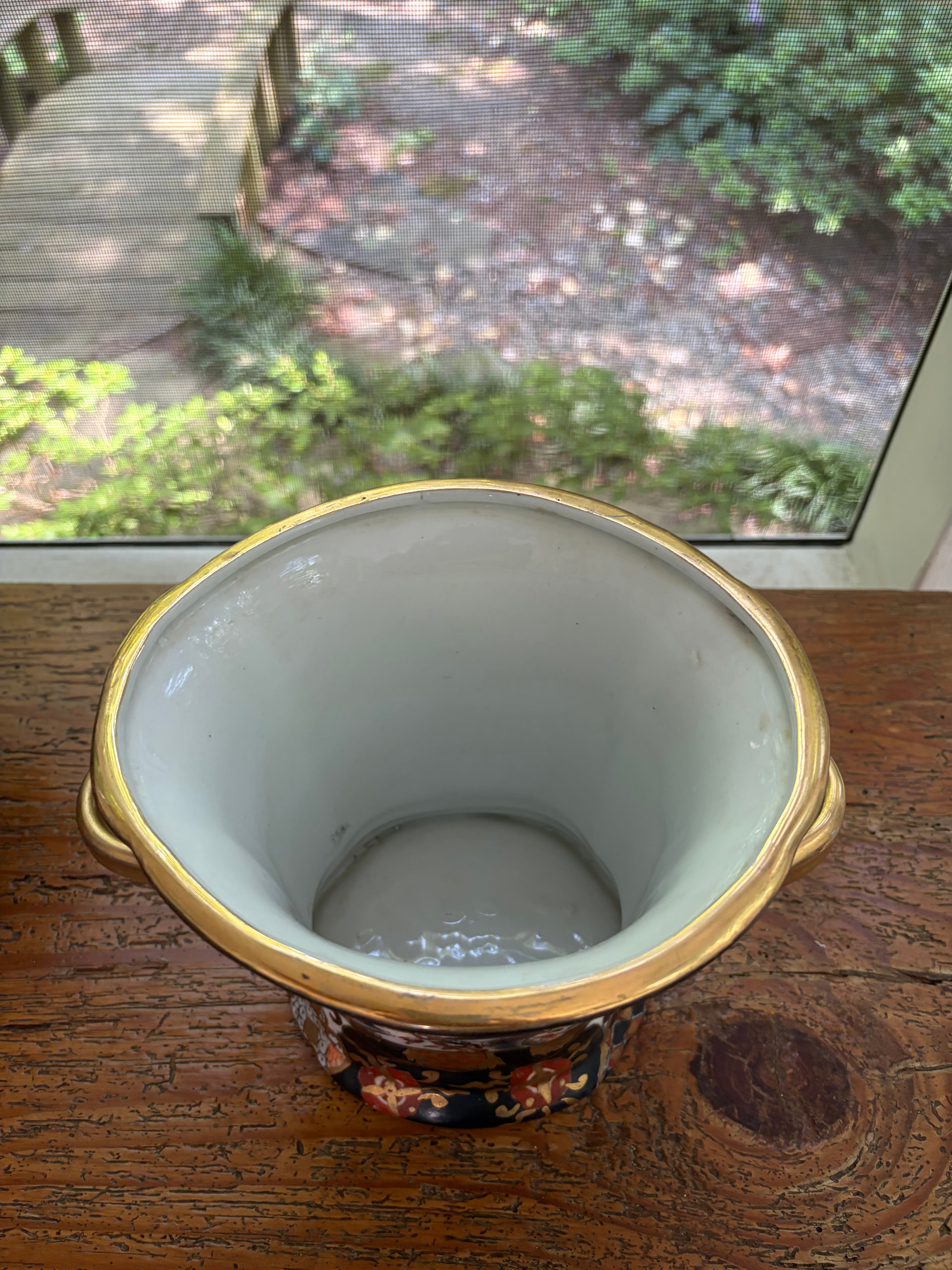 Beautiful Imari colors cachepot with gold handles! – Lillian Grey