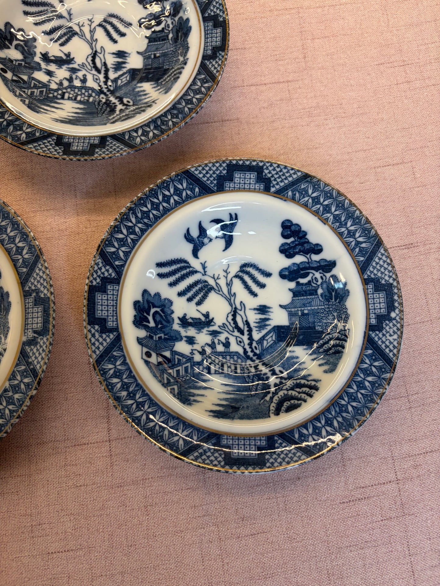 Beautiful French Blue Willow small shallow bowls set of 5!
