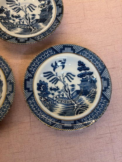 Beautiful French Blue Willow small shallow bowls set of 5!