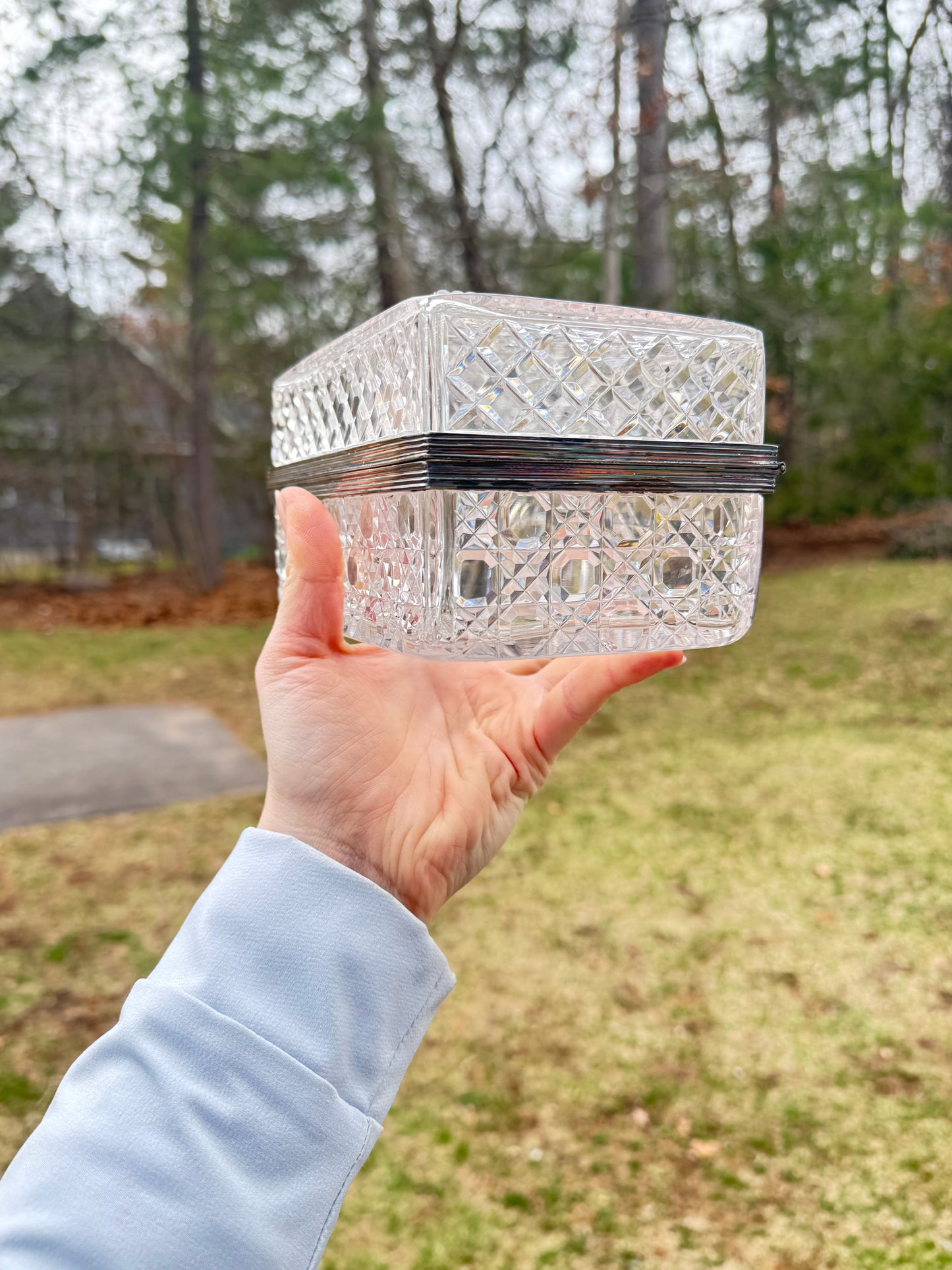 ANTIQUE FRENCH CUT CRYSTAL JEWELRY BOX WITH HINGED LID