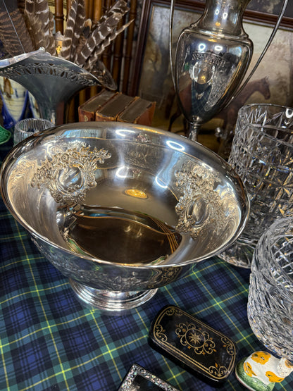 Vintage Oneida Silver Plate Champagne Bowl / Centerpiece | Ornate Floral Cartouche | 12”D |