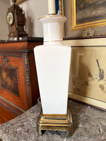 Sophisticated Mid Century Hand Painted Chinoiserie Porcelain Lamp Ornate Brass Base