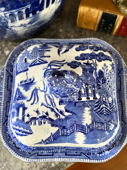 Live 08/28 Antique Ridgways Staffordshire England Blue Willow Covered Vegetable Dish - stamped