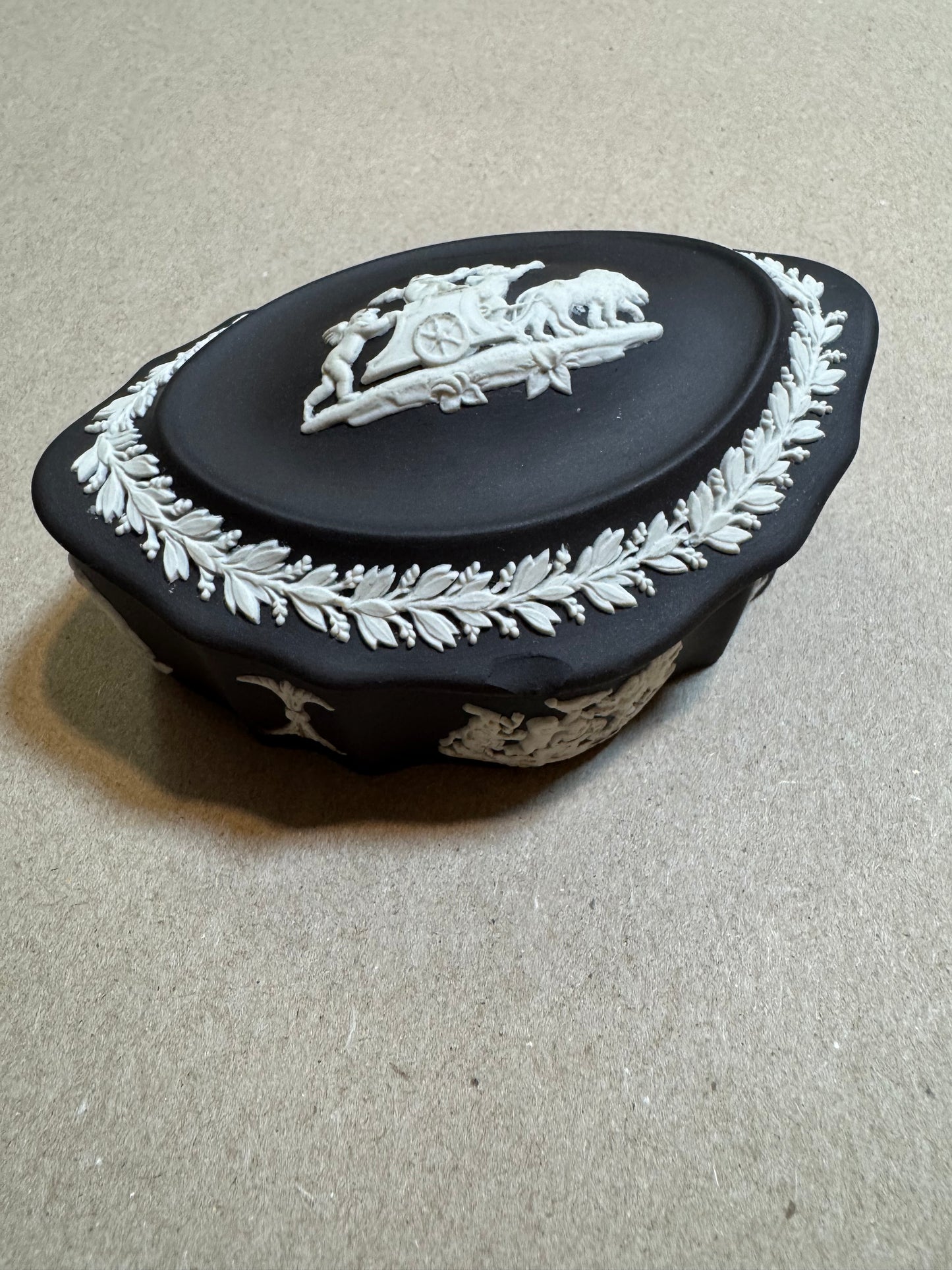 Black bassalt Wedgewood lidded oval box