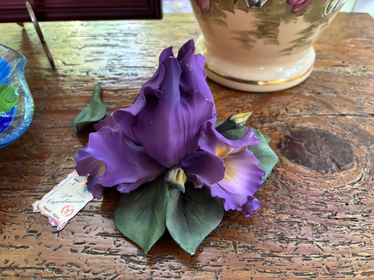 Beautiful Capodimonte Iris flower! As is!