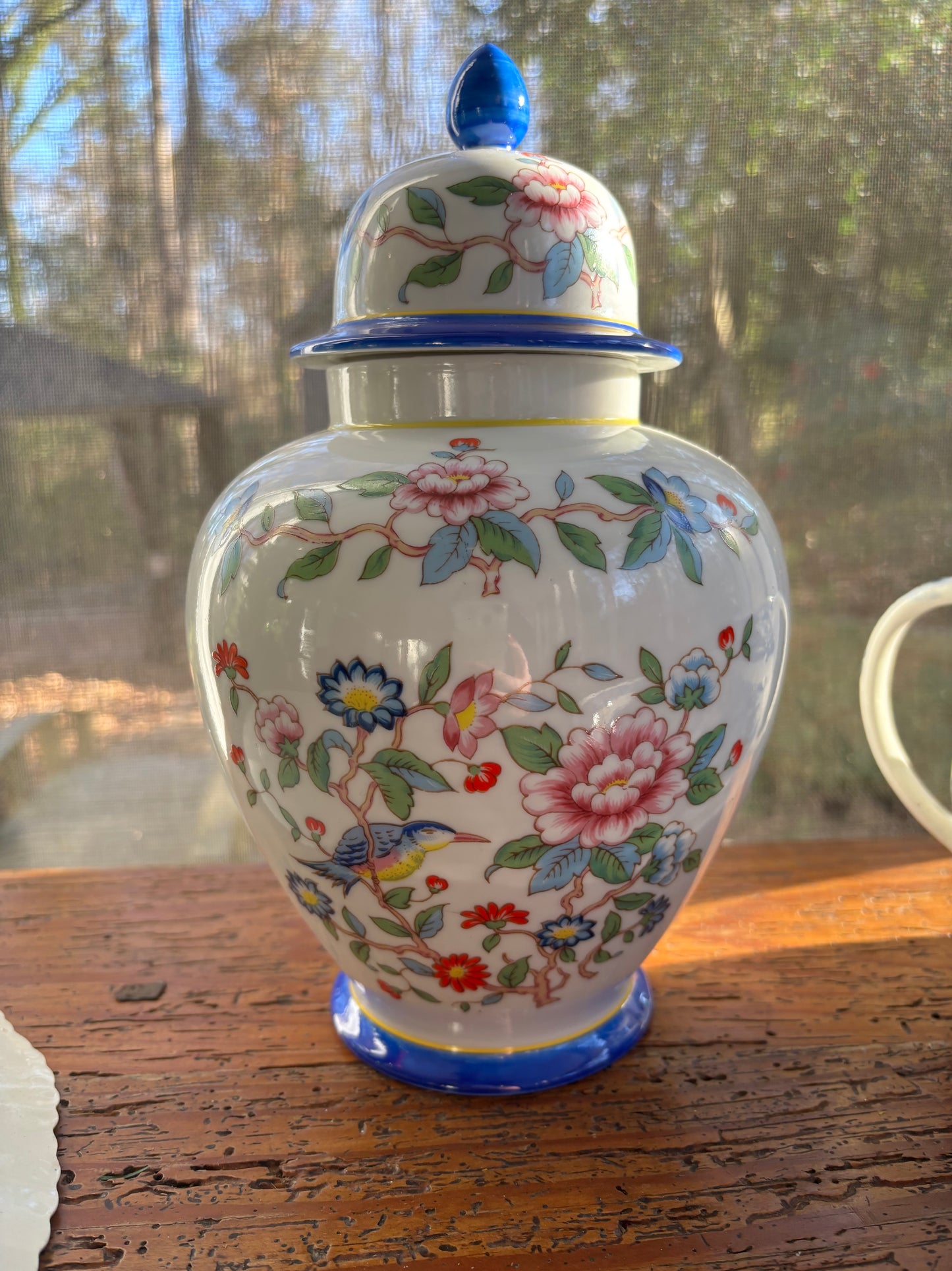 Chinoiserie floral lidded ginger jar with bird!