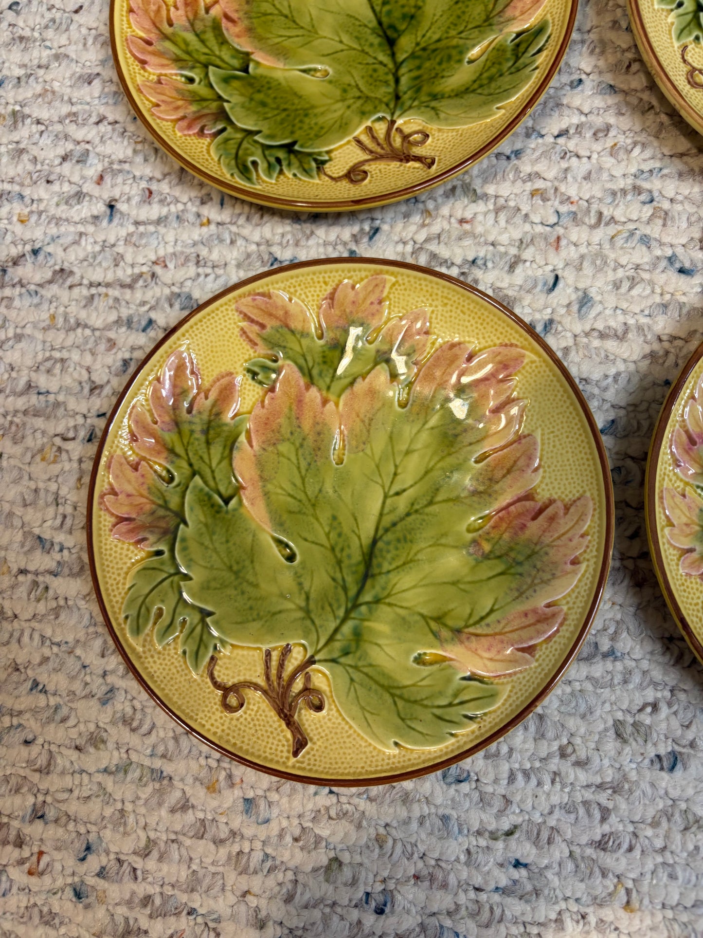 Majolica set of 4 leaf plates!