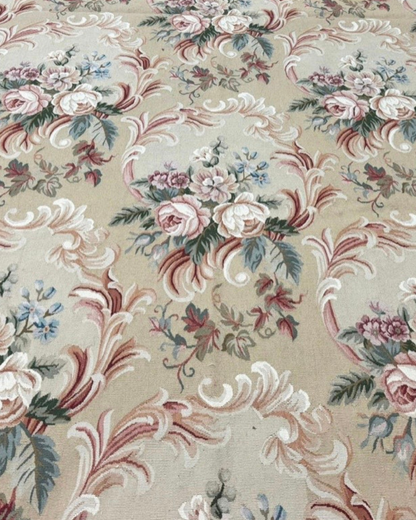 Live 09/01 Handwoven Aubusson Floral Rug – 6’ x 9’ – Soft PaletteRomantic Rose & Floral Design