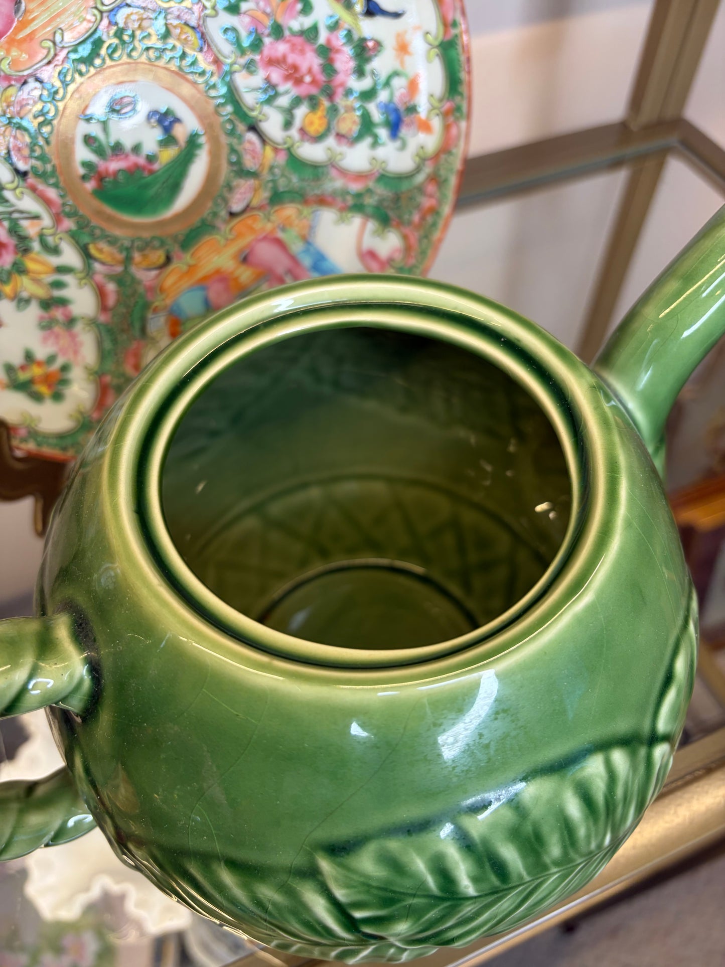 Bordallo green teapot with raised leaf lid!