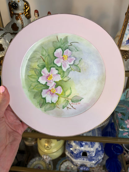 Lovely handpainted 1989 floral plate!