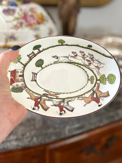 Live 08/04 Vintage Crown Staffordshire “Hunting Scene” Fine Bone China Gravy Boat with Underplate | England | Circa 1970s–1990s