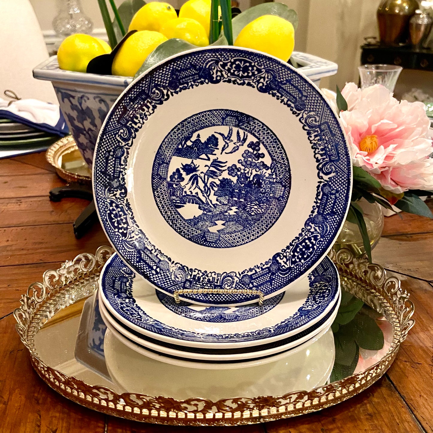 Set of 4 older Cobalt blue and white Blue Willow large dinner plates