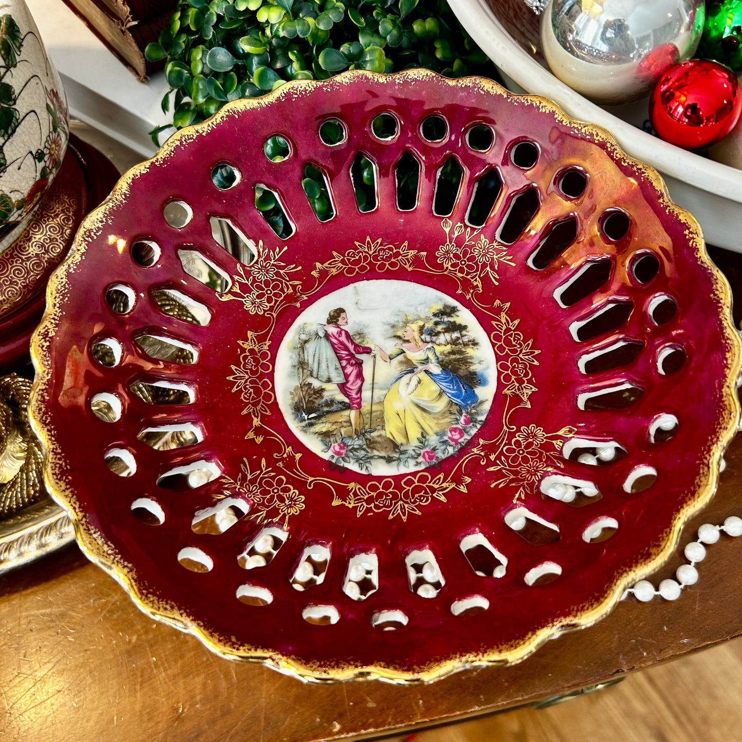 Stunning antique porcelain Italian lattice reticulated footed bowl