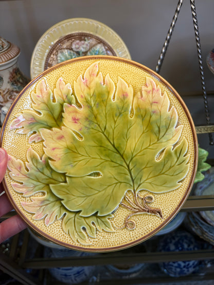 Lovely majolica leaf plate! As is!