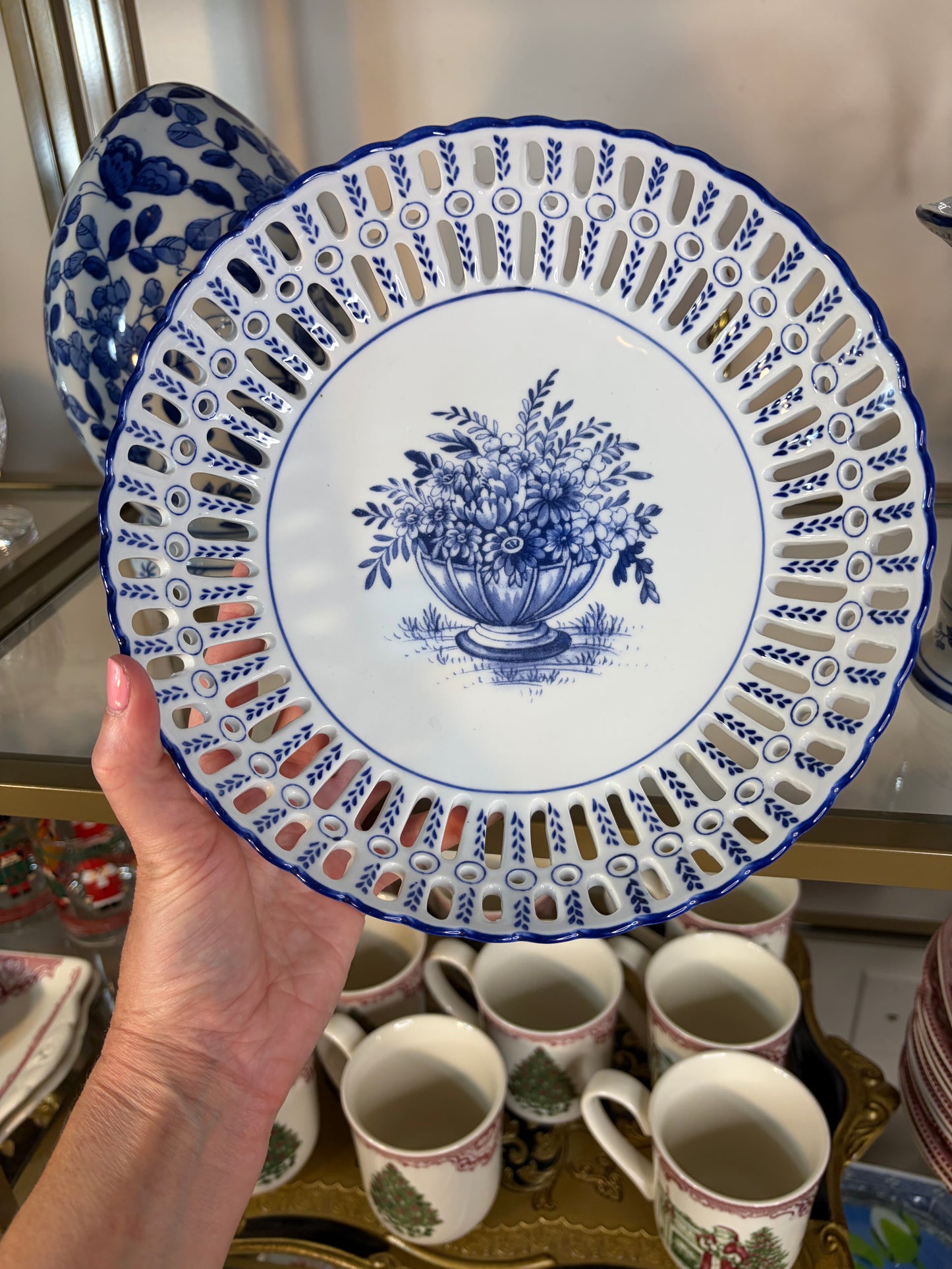 Lovely reticulated blue and white floral bowl and vase set!